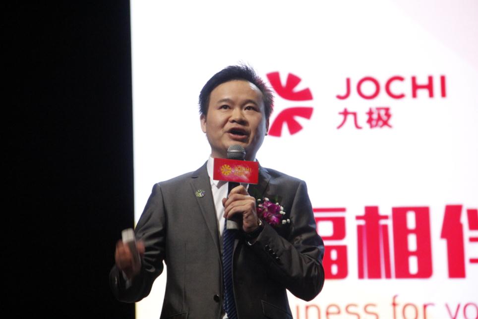 老总和助理做_老总和秘书在办公室里(3)